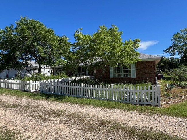 Building Photo - 9800 Ranch to Market Rd 150