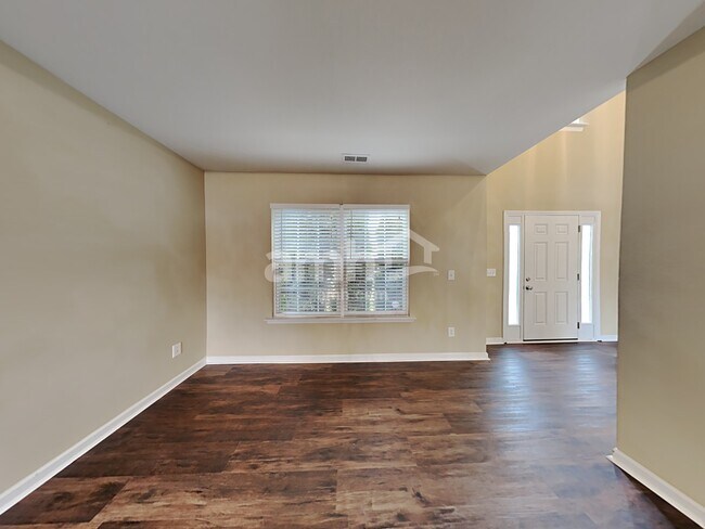 Building Photo - 5152 Chasteal Trl