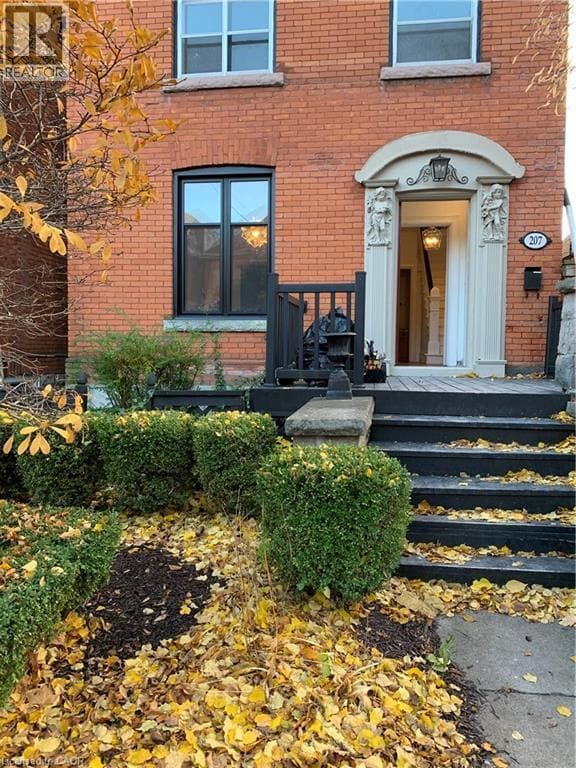 Building Photo - 207 Charlton Ave W