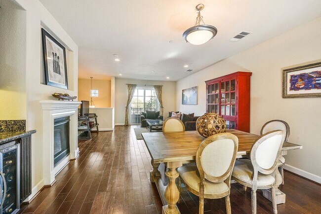 Foto del edificio - Magnificent Mountain View Townhome!