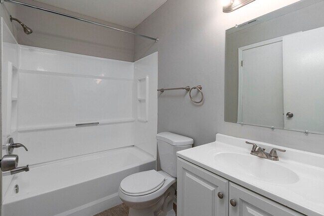 Foto del edificio - 48 Chelmsford Ct