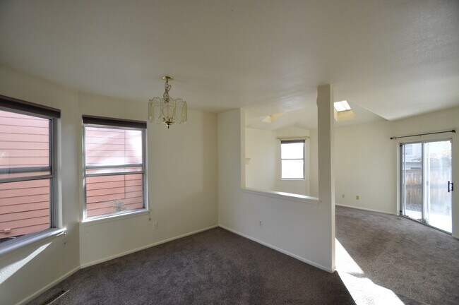 Foto del edificio - 9362 W Coal Mine Ave