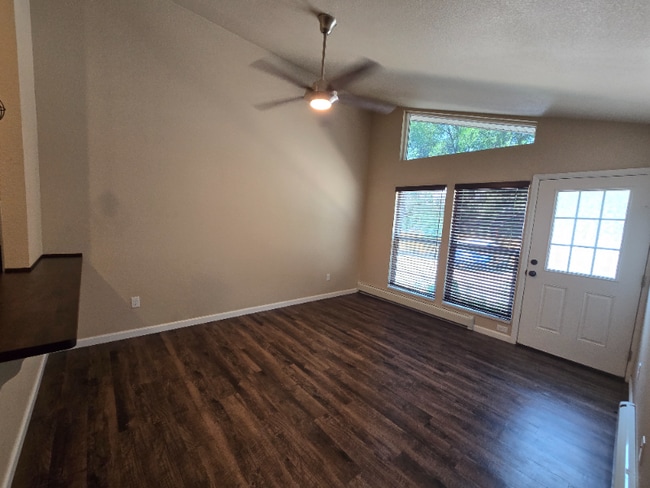 Photo - 2642 E Monument St Apartment