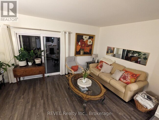 Building Photo - 5815-5815 Swayze Dr