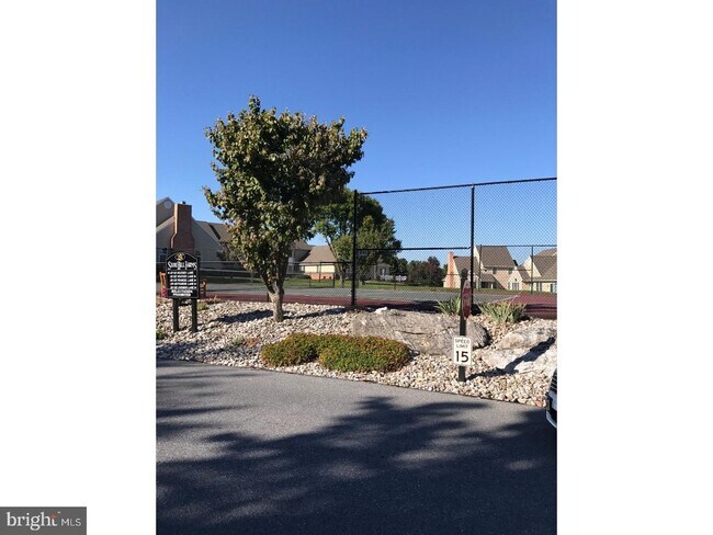 Foto del edificio - 168 Heather Ln