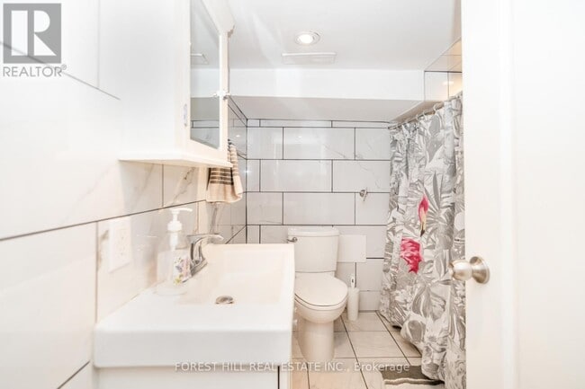 Building Photo - 224 Palmerston Ave