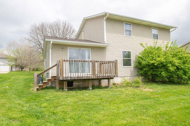 Building Photo - 662 Country Squire Ct