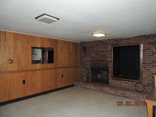 Building Photo - 207 E Chestnut St