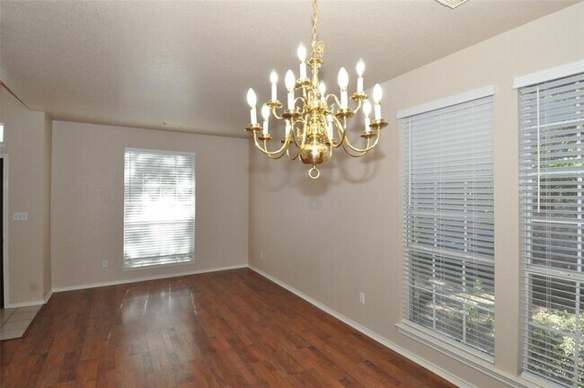 Foto del edificio - 13304 Bosswood Dr