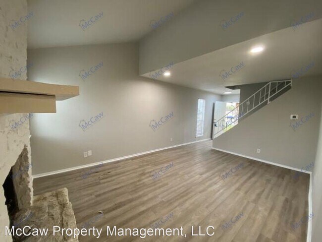 Building Photo - 2 br, 1.5 bath House - 3106 Trenton Dr. #B