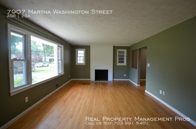 Foto del edificio - Recently Renovated SFH in Alexandria!