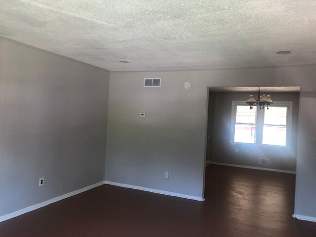 Foto del edificio - 3 bedroom 2 full bathroom in Baltimore County