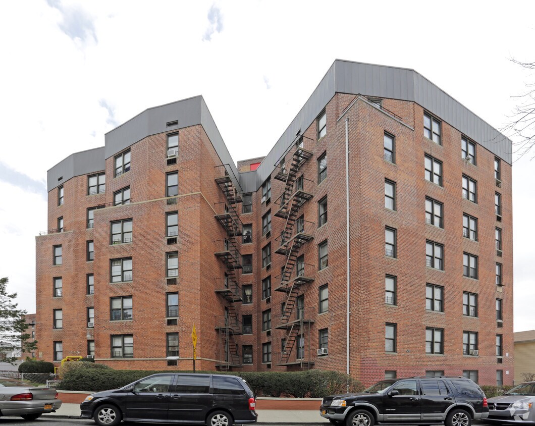 Building Photo - 530 Briar Pl