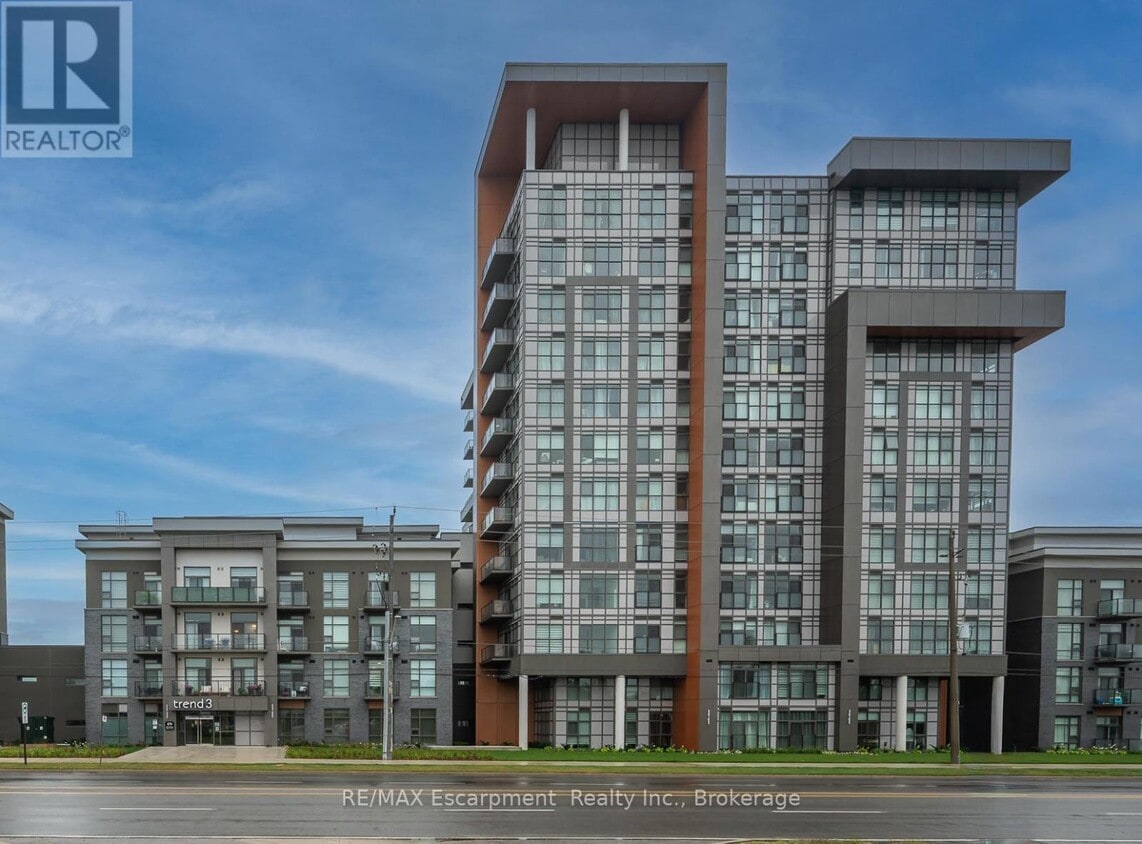 Primary Photo - 470-470 Dundas St E