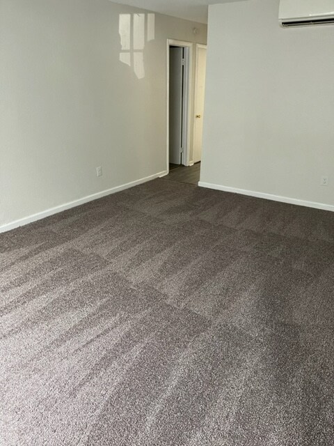 Building Photo - 2412 Azalea Garden Rd