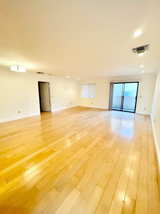 Foto principal - 1716 Brockton Ave