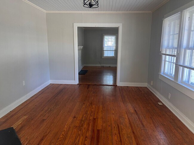 Building Photo - 223 Holt St