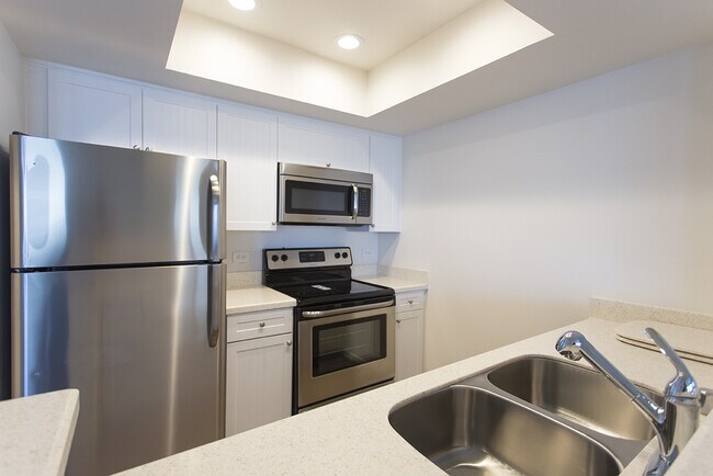 Foto del edificio - 1 Bed/1 Bath with Breathtaking Views | A Seacoast Drive Gem in Imperial Beach!