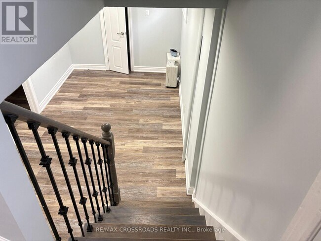 Photo du bâtiment - 83 Clonmore Dr