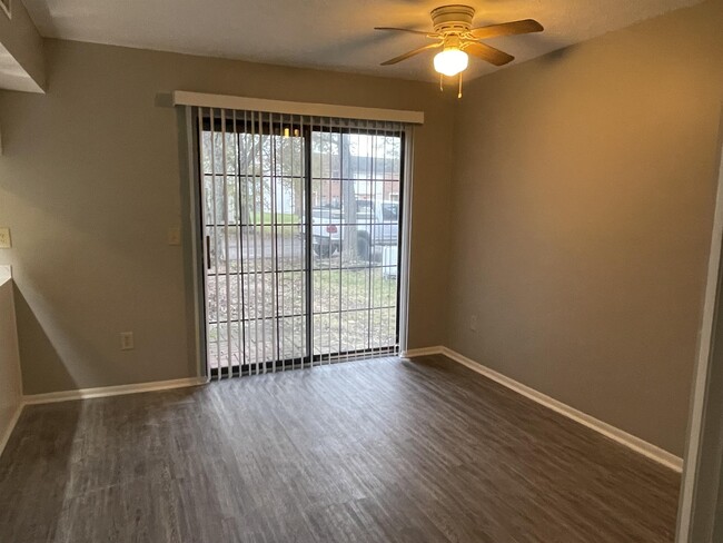Foto del edificio - 320 Northgate Ct