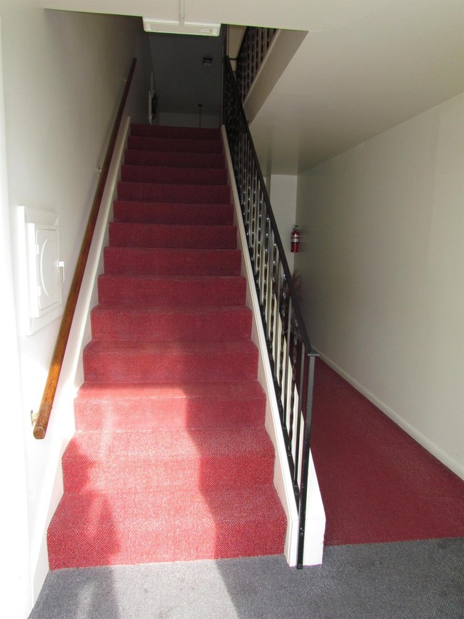 Interior Photo - 811 N 6th St