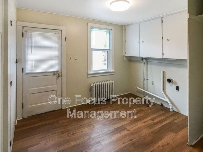 Building Photo - 132 N Montour St