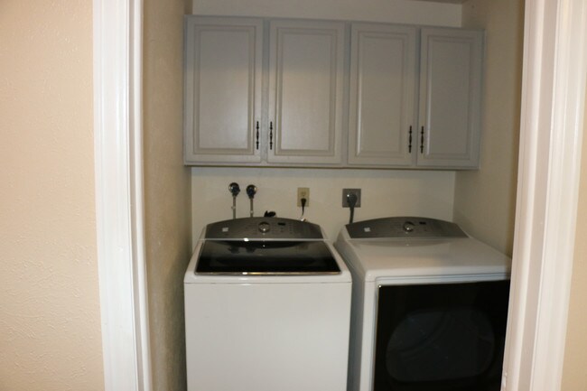 Building Photo - Arvada Duplex 2