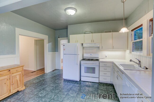 Building Photo - 176 Picnic Ave