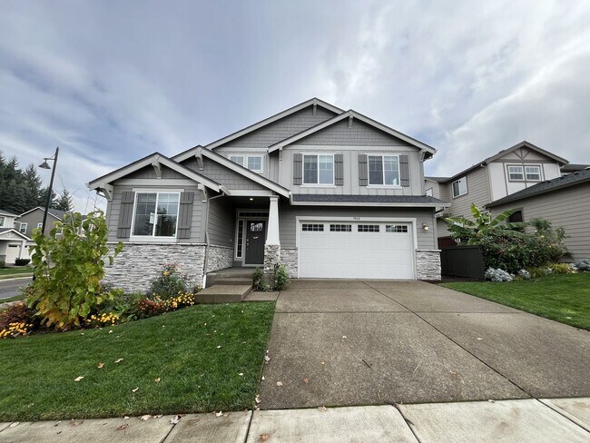 Foto del edificio - Elegant 4-Bedroom Corner Lot Home with Modern Design and Expansive Backyard