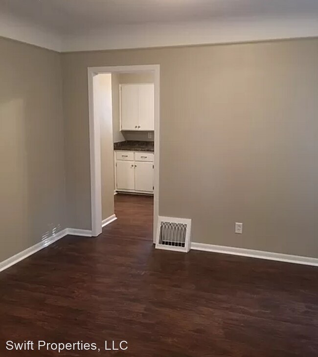 Building Photo - 2 br, 1 bath House - 2919 East Walnut Street