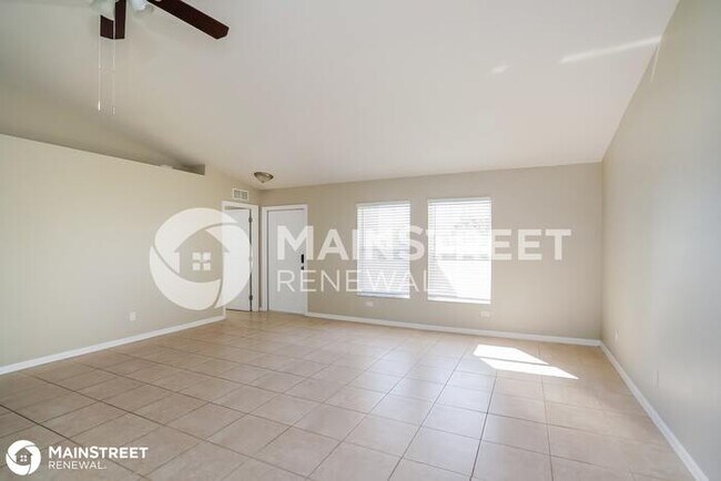 Foto del edificio - 221 NW 25th St, Cape Coral, FL 33993