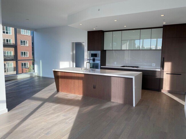 Building Photo - CLICK "REQUEST A TOUR" NOW!