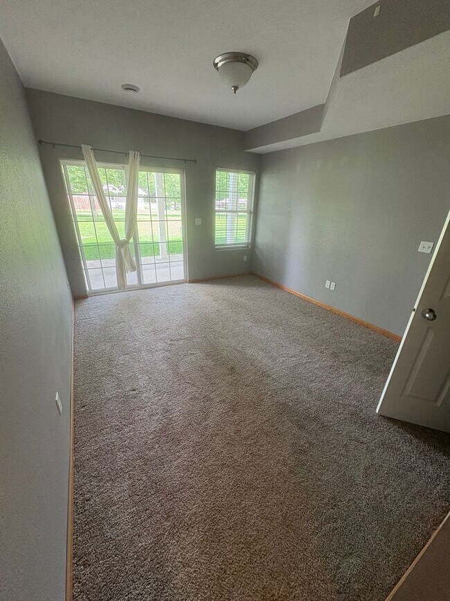 Foto del edificio - 3 bedroom 2.5 bathroom single family home in Cedar Falls school district