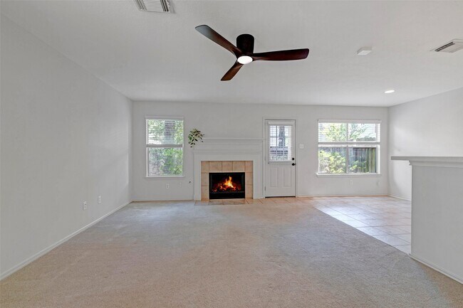 Building Photo - 218 Blushwood Pl
