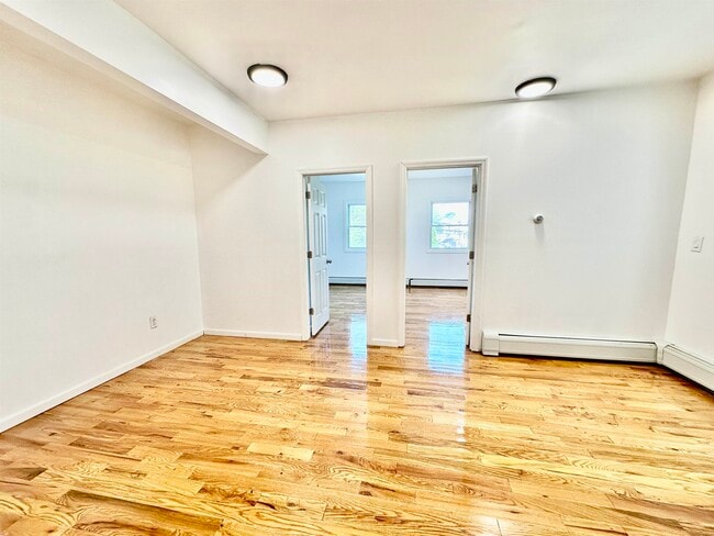 Building Photo - 245 Duncan Ave