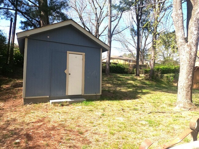 Building Photo - Newly Renovated Home in Raleigh
