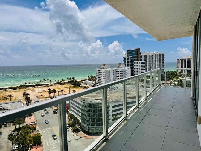 Foto del edificio - 6301 Collins Ave