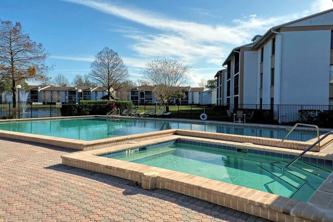 Building Photo - Condo in Southeast Orlando