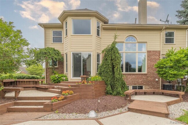 Building Photo - 24084 Westmont Dr
