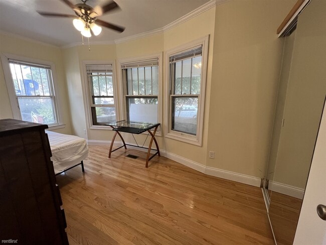 Building Photo - 4 br, 2 bath House - 336 S Division St Apt...