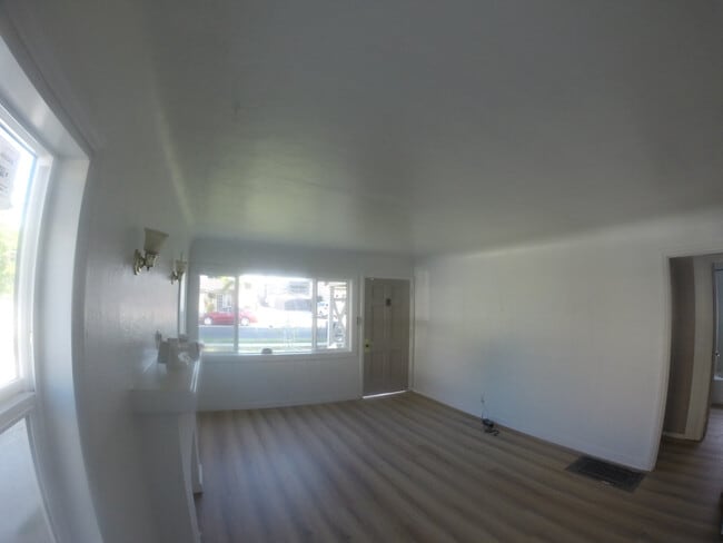 Building Photo - 9453 Cedar St
