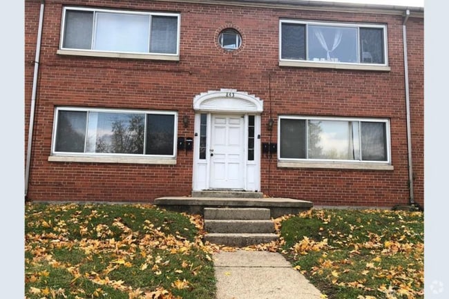 Building Photo - 843 N University Blvd