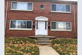 Building Photo - 843 N University Blvd
