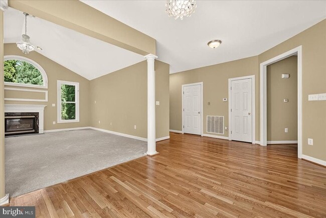 Building Photo - 6430 Bellevue Pl