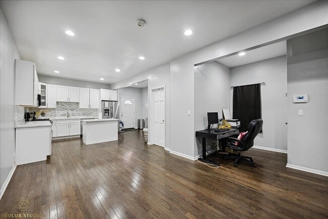 Foto del edificio - 352 N Avers Ave