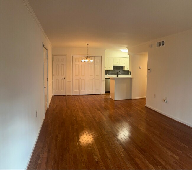 Foto del edificio - 2905 Burch Ave