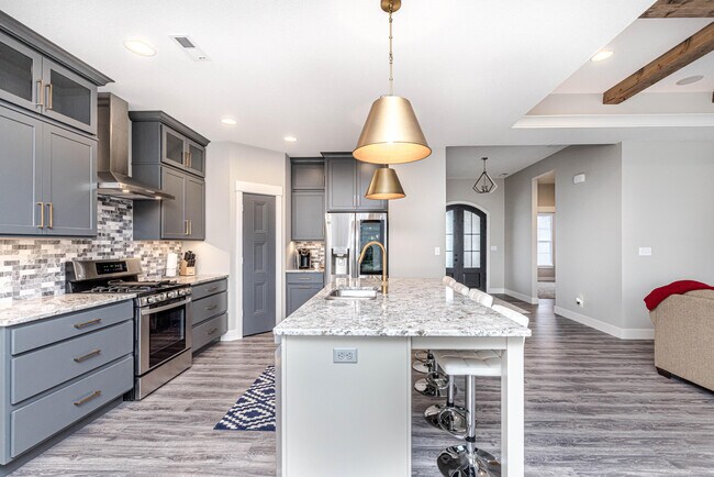 Foto del edificio - 5955 Screaming Eagle Ln