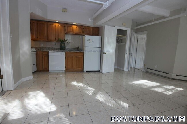 Foto del edificio - 1474 Commonwealth Ave