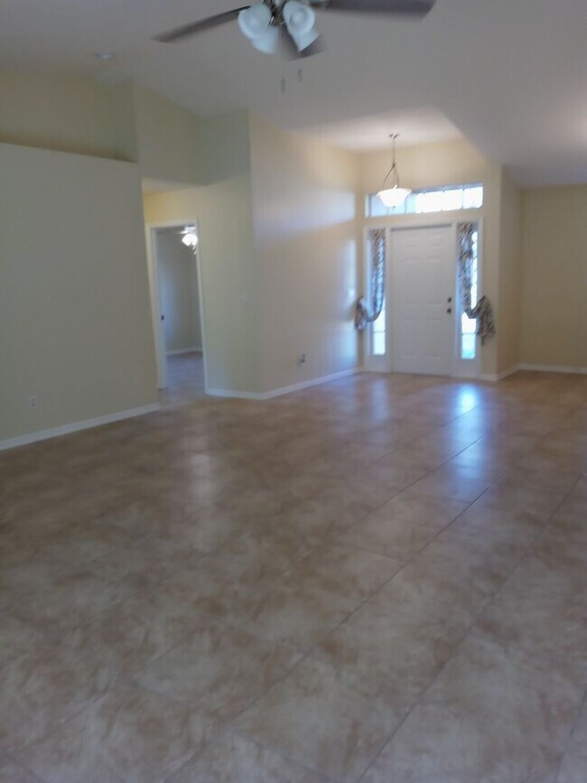 Foto del edificio - Charming 3-Bedroom Home in Port Charlotte, FL