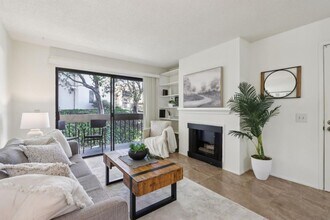 Building Photo - 4205 Golden Oaks Ln